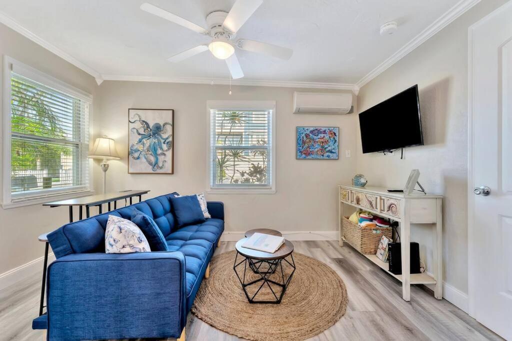 Sea Gem One Bed One Bath Charmer Steps To Beach Bradenton Beach Exteriör bild