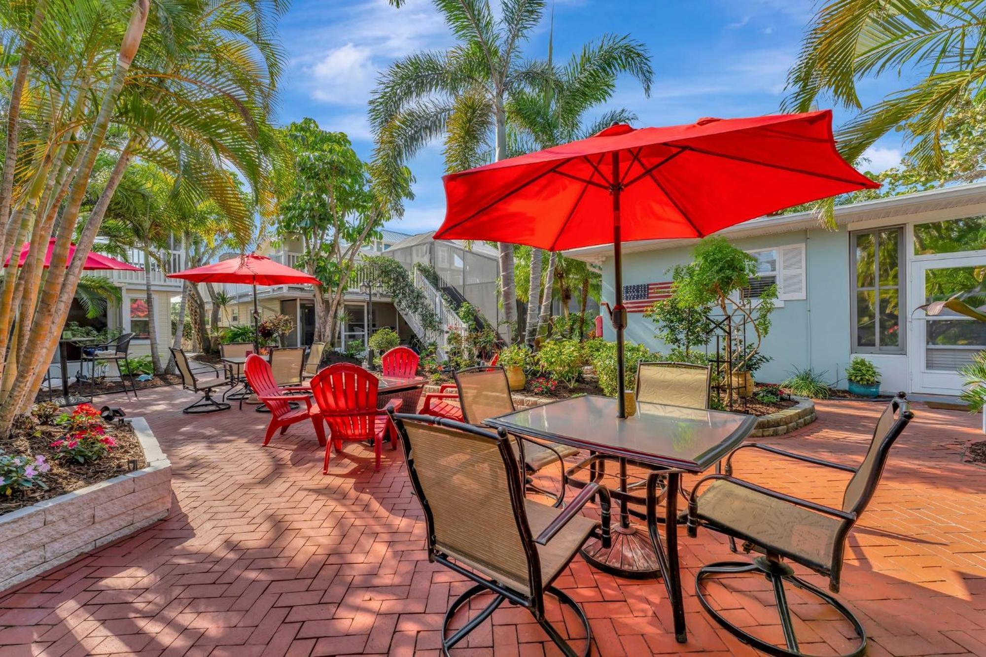 Sea Gem One Bed One Bath Charmer Steps To Beach Bradenton Beach Exteriör bild